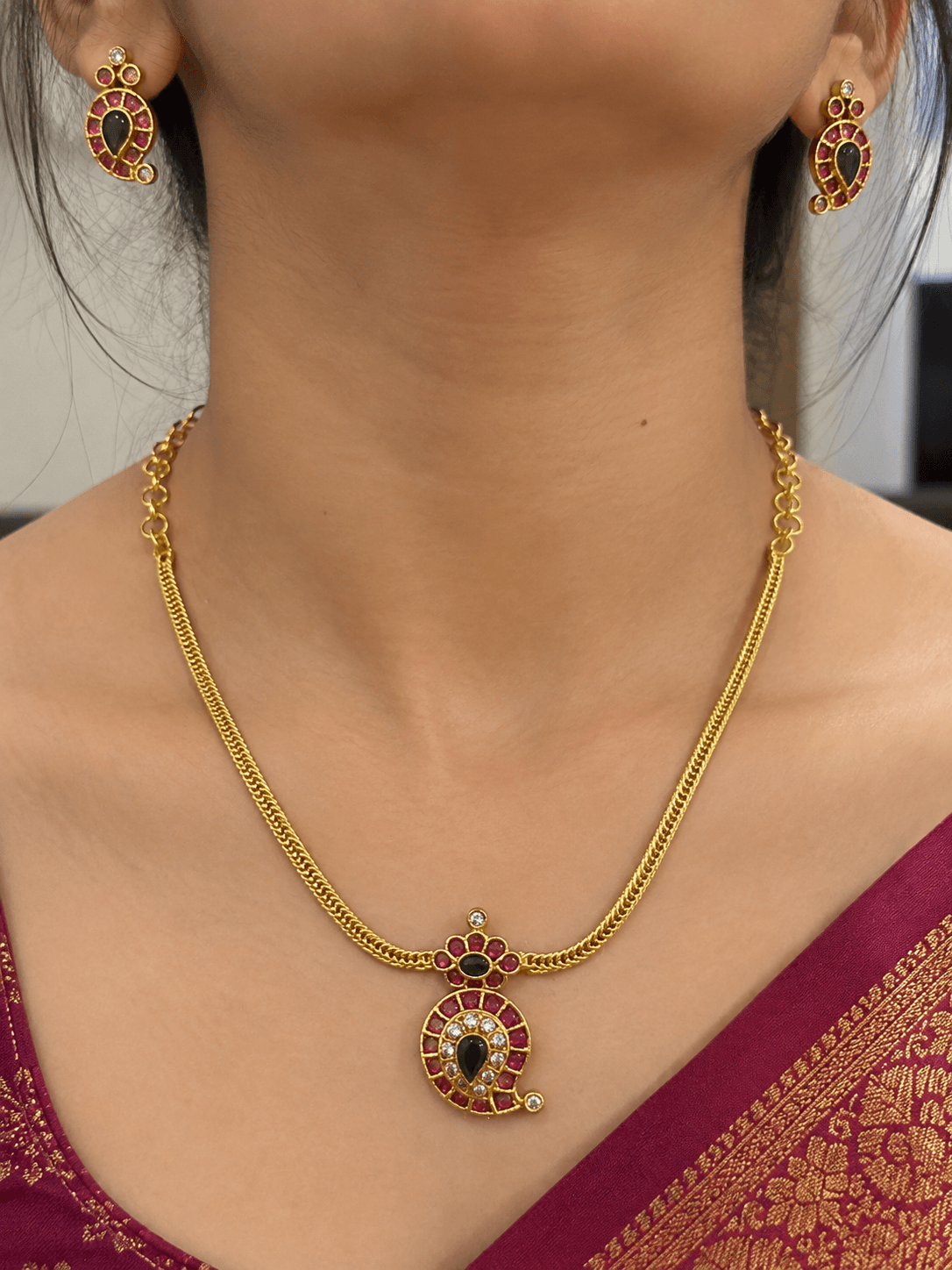 Ruby Green Paisley Necklace Set